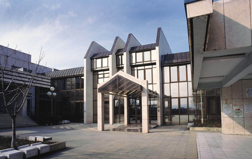 1280px-University_Svetozar_Markovic.jpg